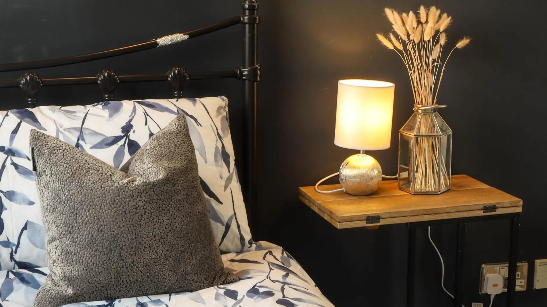 Beautiful 2 Bed Apartment - City Centre - Free Private Parking - Perfect For Families And Professionals ليدز