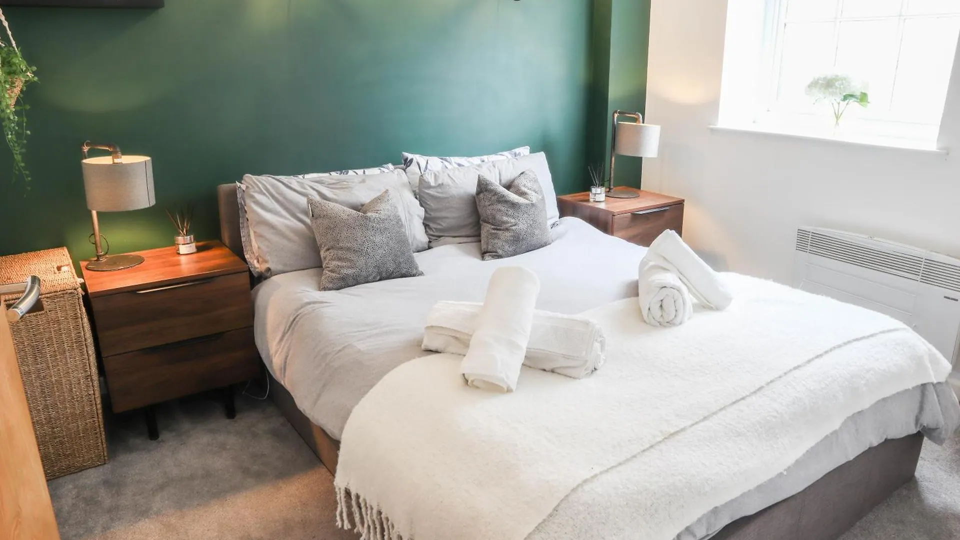 Beautiful 2 Bed Apartment - City Centre - Free Private Parking - Perfect For Families And Professionals Leeds